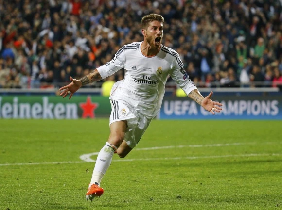 Ramos con la camiseta de la décima